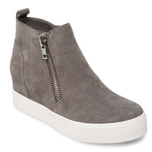 Steve Madden “Madden Wedgie” Gray Leather/Suede Booties – Size 8